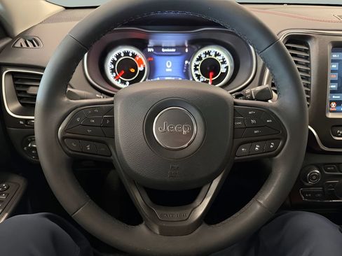 Used 2021 Jeep Cherokee Trailhawk w/ Technology Group AWD/4WD image 19