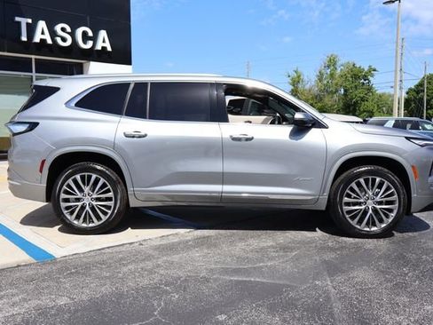 New 2026 Buick Enclave Avenir w/ Super Cruise Package FWD image 9