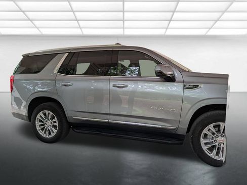 Used 2023 GMC Yukon SLT w/ SLT Luxury Package RWD image 2