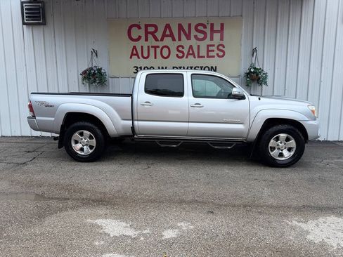 Used 2012 Toyota Tacoma 4x4 Double Cab w/ TRD Sport Pkg image 2