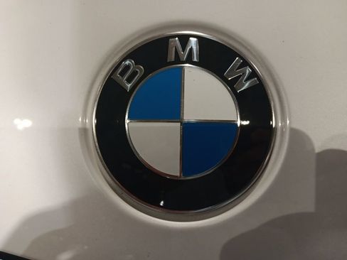 Used 2025 BMW 330i xDrive Sedan w/ Premium Package AWD/4WD image 15