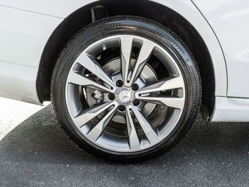 Used 2017 Mercedes-Benz C 300 4MATIC Sedan image 33