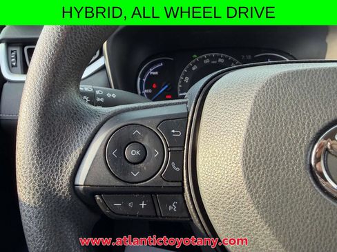 Certified 2025 Toyota RAV4 LE AWD/4WD image 30