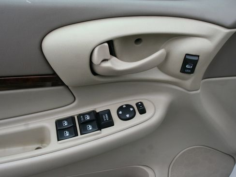 Used 2005 Chevrolet Impala LS w/ Sun And Sound Package image 23