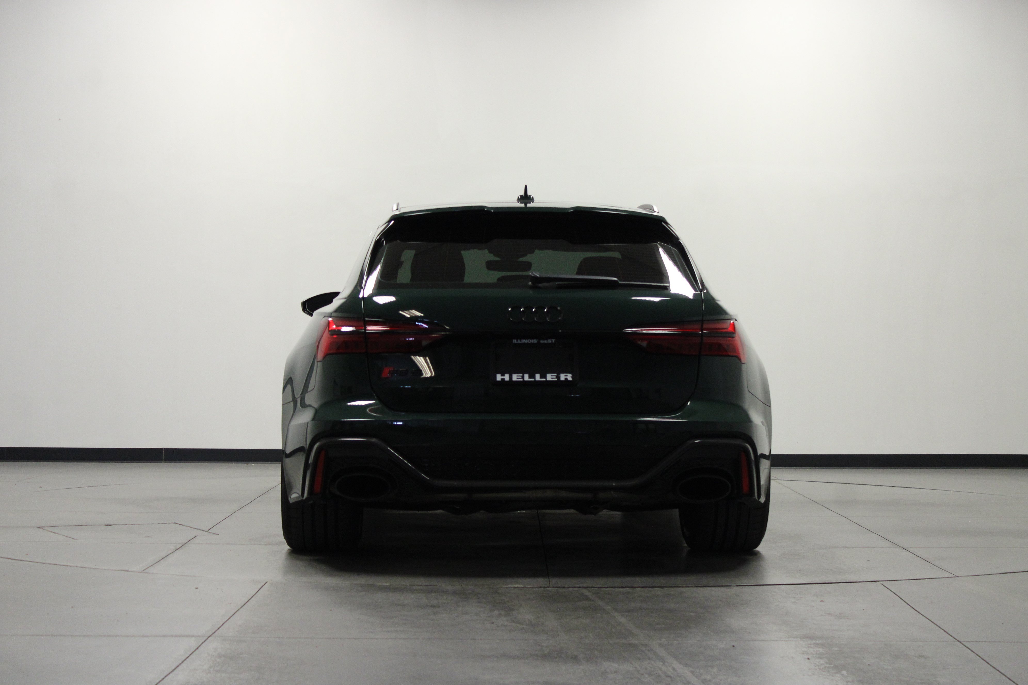 Used 2023 Audi RS 6 AWD/4WD image 5