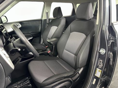 Used 2022 Kia Soul LX image 15