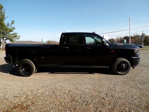 New 2026 RAM 3500 Tradesman AWD/4WD image 5