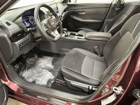 Used 2024 Nissan Sentra SV FWD image 12
