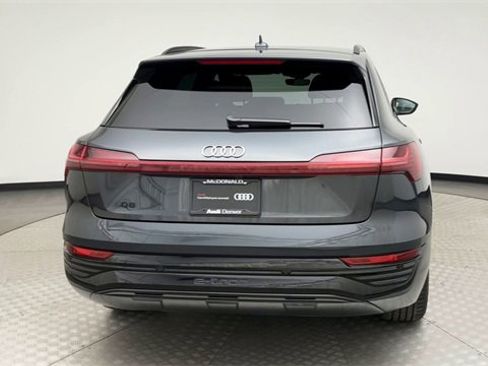 Certified 2024 Audi Q8 e-tron Premium image 3