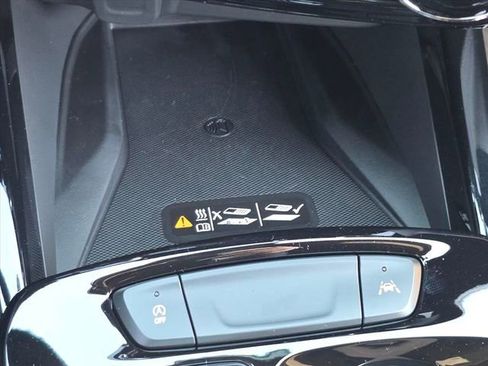 New 2026 Chevrolet Trax RS w/ Sunroof Package image 25