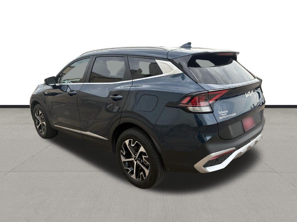 Used 2023 Kia Sportage EX AWD/4WD image 7