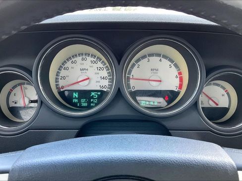 Used 2010 Dodge Challenger R/T image 10