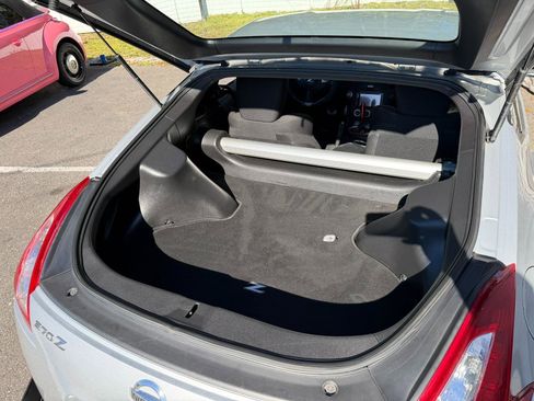 Used 2015 Nissan 370Z Coupe RWD image 37