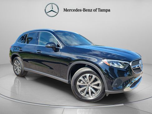 Certified 2025 Mercedes-Benz GLC 300 image 4