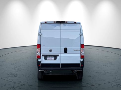 Used 2025 RAM ProMaster 2500 w/ Convenience Group image 5