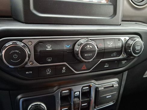 Used 2022 Jeep Wrangler Unlimited Sport image 15