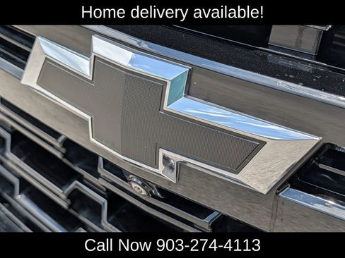 Used 2023 Chevrolet Suburban Z71 w/ Luxury Package AWD/4WD image 39