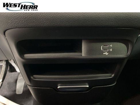 Used 2026 Chrysler Pacifica Select AWD/4WD image 39