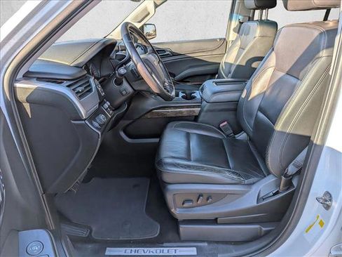 Used 2018 Chevrolet Suburban LT w/ LT Signature Package image 16