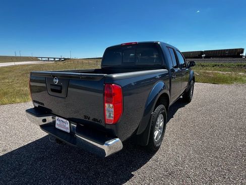 Used 2018 Nissan Frontier SV AWD/4WD image 5