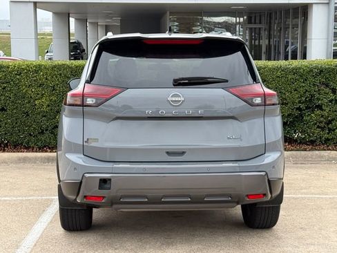 Certified 2025 Nissan Rogue SL image 8