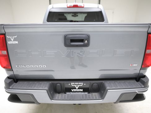 Used 2022 Chevrolet Colorado LT RWD image 4
