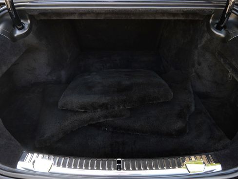 Certified 2022 Rolls-Royce Phantom Extended Wheelbase w/ The Phantom Package RWD image 39