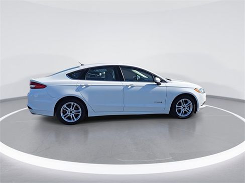 Used 2018 Ford Fusion S image 9