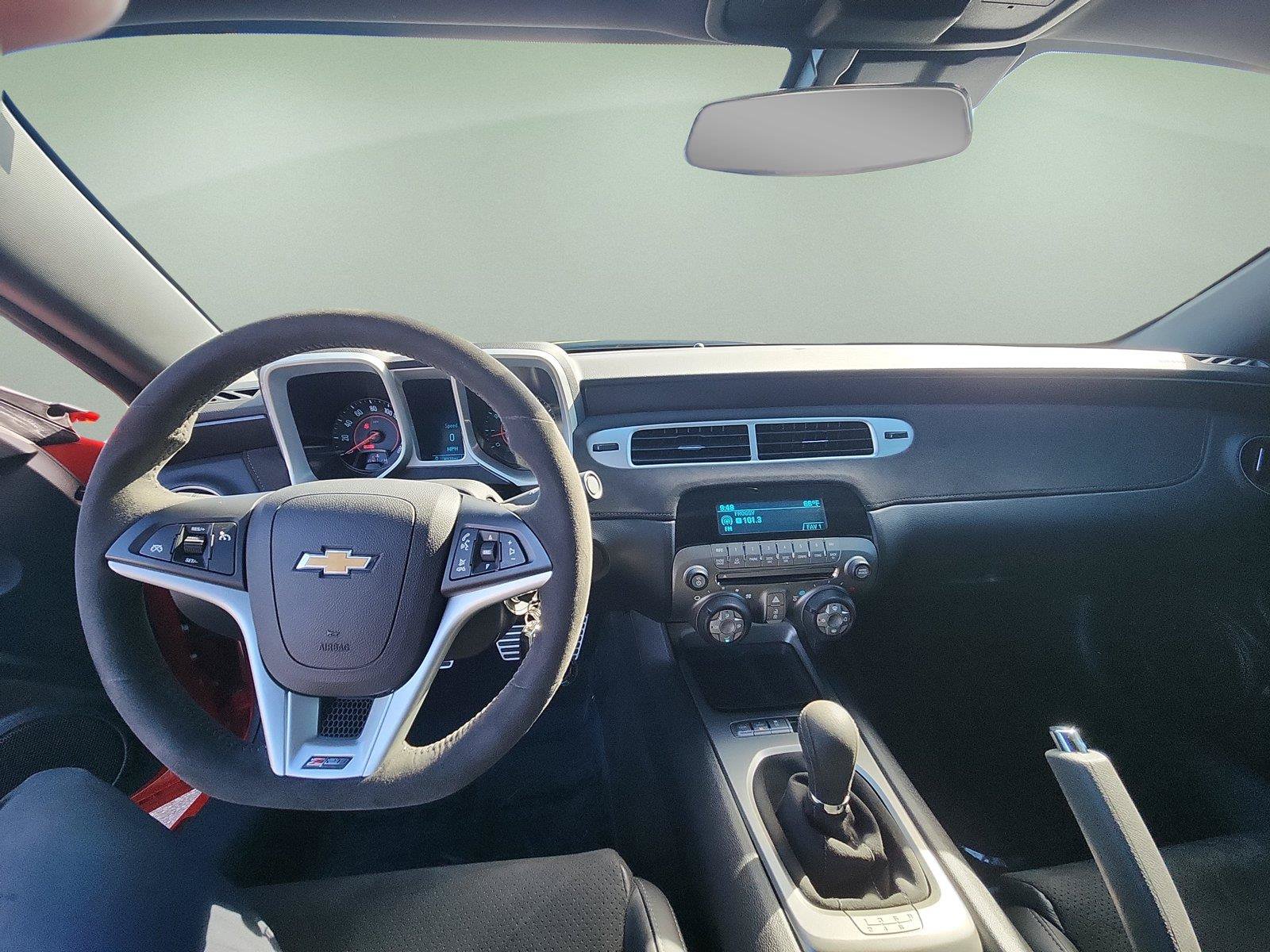 Used 2015 Chevrolet Camaro Z/28 RWD image 9