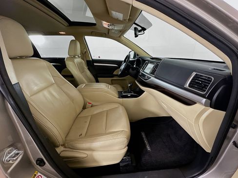 Used 2015 Toyota Highlander XLE image 35