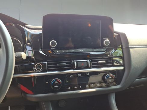Used 2024 Nissan Pathfinder SV AWD/4WD image 15