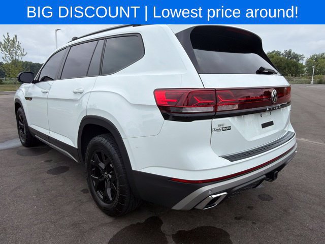 Used 2024 Volkswagen Atlas Peak Edition SE AWD/4WD image 18