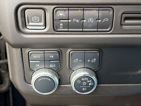 Used 2021 GMC Yukon SLT AWD/4WD image 20