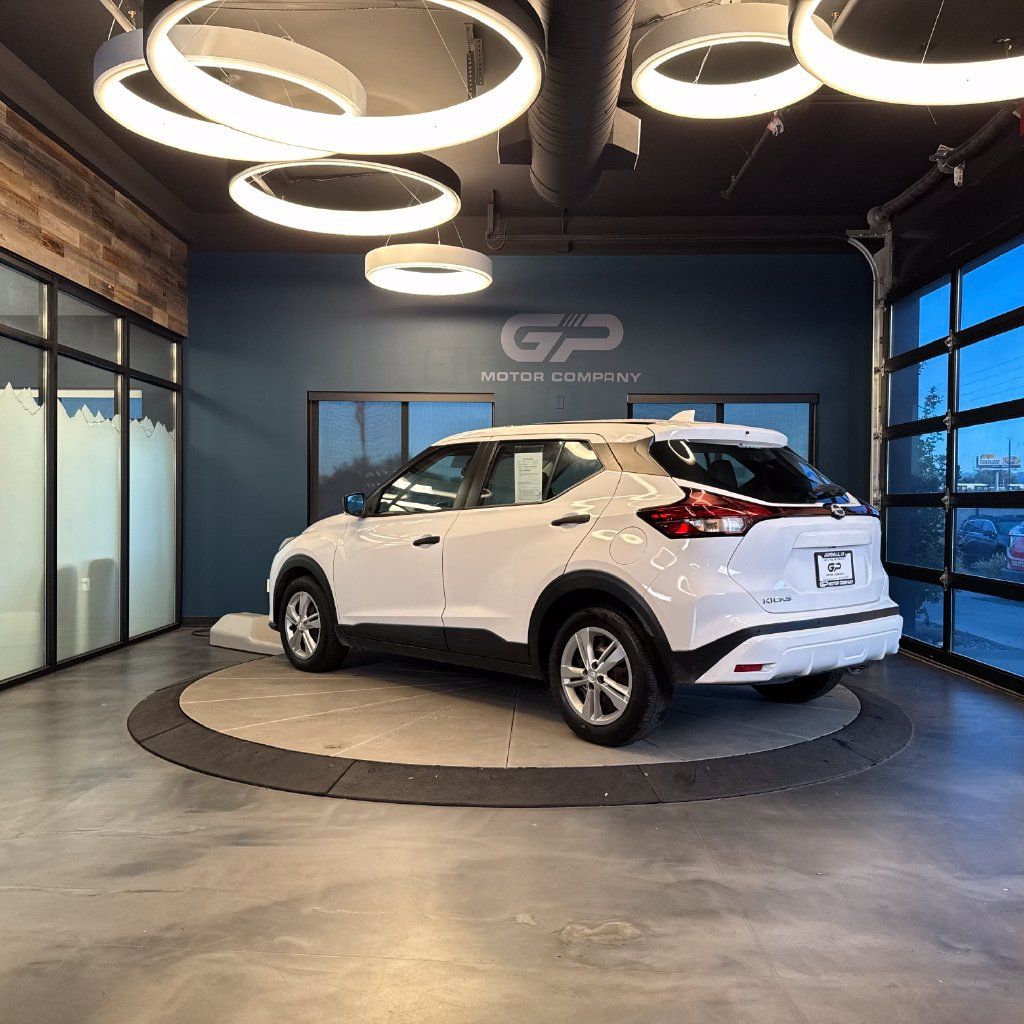 Used 2022 Nissan Kicks S FWD image 5