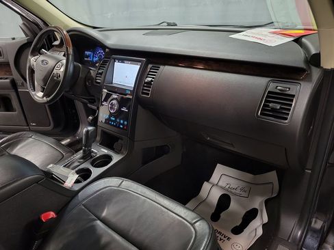 Used 2019 Ford Flex Limited image 25