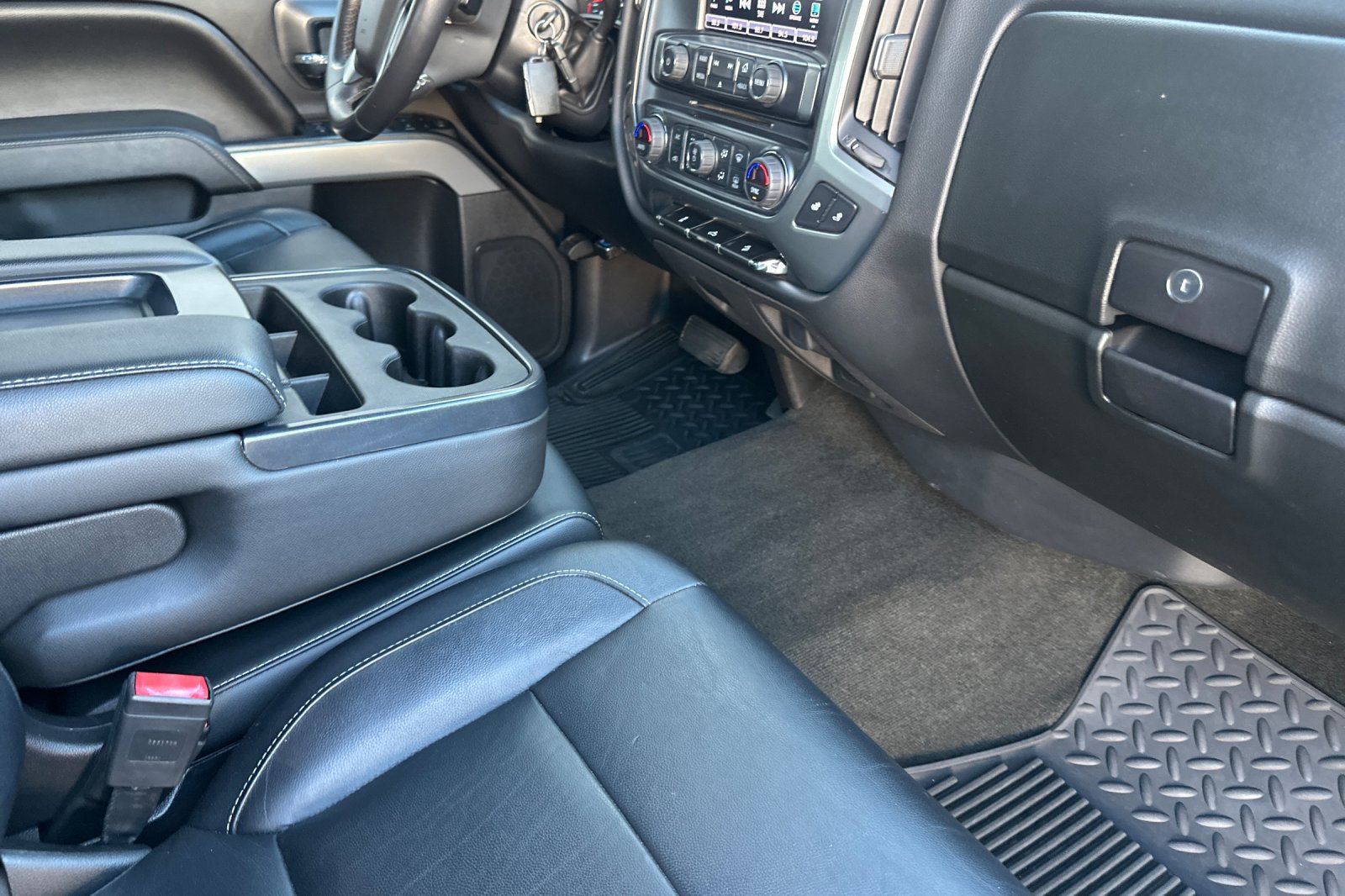 Used 2017 Chevrolet Silverado 1500 LT w/ LPO, Black Pack AWD/4WD image 17
