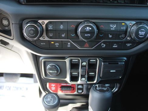 New 2026 Jeep Wrangler Unlimited Rubicon 392 w/ Quick Order Package 27X Moab AWD/4WD image 21