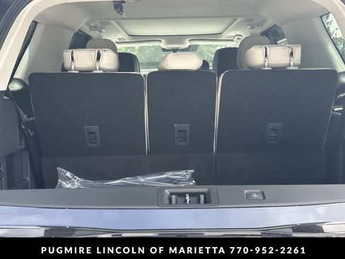 New 2026 Lincoln Navigator Reserve AWD/4WD image 19
