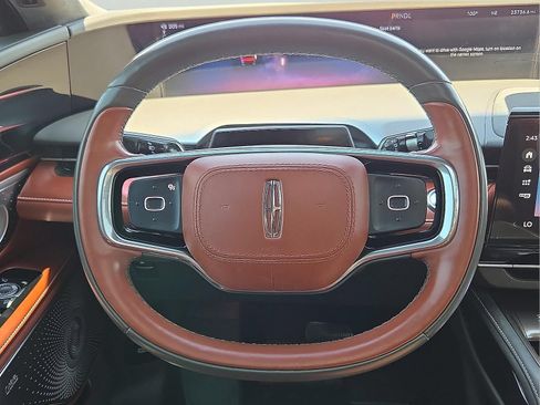 Certified 2024 Lincoln Nautilus Black Label w/ Jet Appearance Package (87T) AWD/4WD image 12