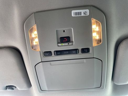 Used 2024 Toyota Highlander LE AWD/4WD image 64