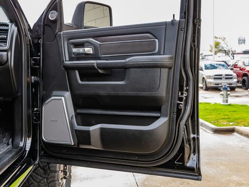 Used 2025 RAM 3500 Laramie image 38