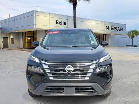 Used 2025 Nissan Rogue SV FWD image 10