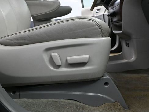 Used 2014 Toyota Sienna XLE image 44