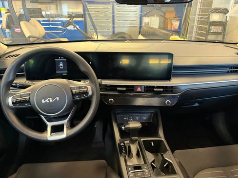 Used 2025 Kia K5 LXS FWD image 4