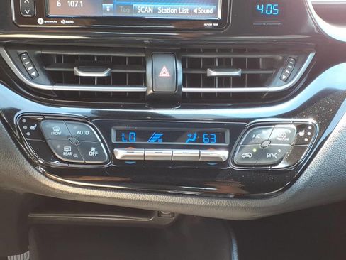 Used 2018 Toyota C-HR XLE FWD image 18