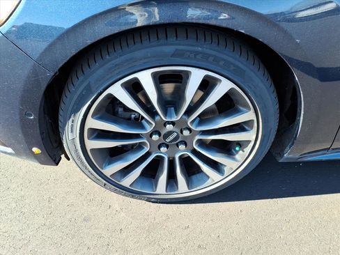 Used 2017 Lincoln Continental Reserve w/ Luxury Package image 21