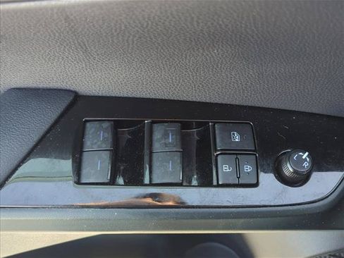 Used 2020 Toyota Prius LE w/ Protection Package #2 FWD image 9