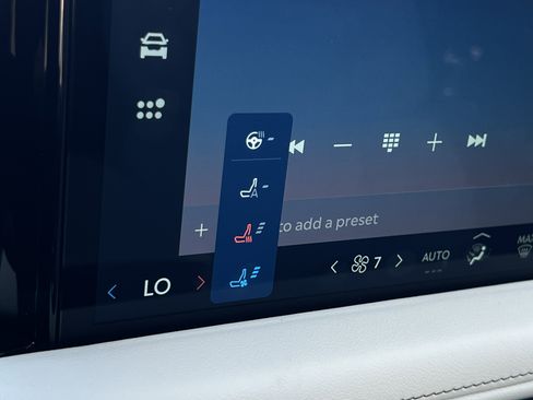 New 2025 Lincoln Aviator Reserve w/ Luxury Package image 21