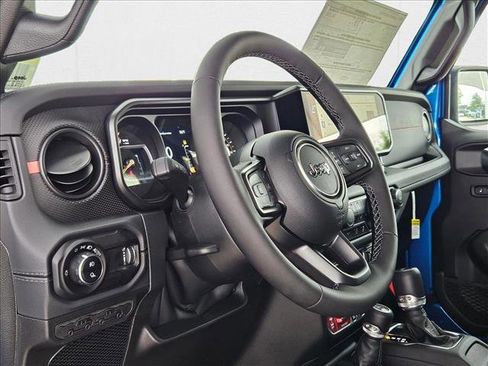 New 2025 Jeep Gladiator Rubicon w/ Convenience Group image 3