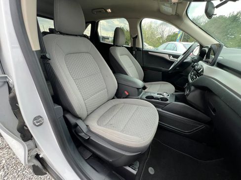 Used 2020 Ford Escape SE image 13